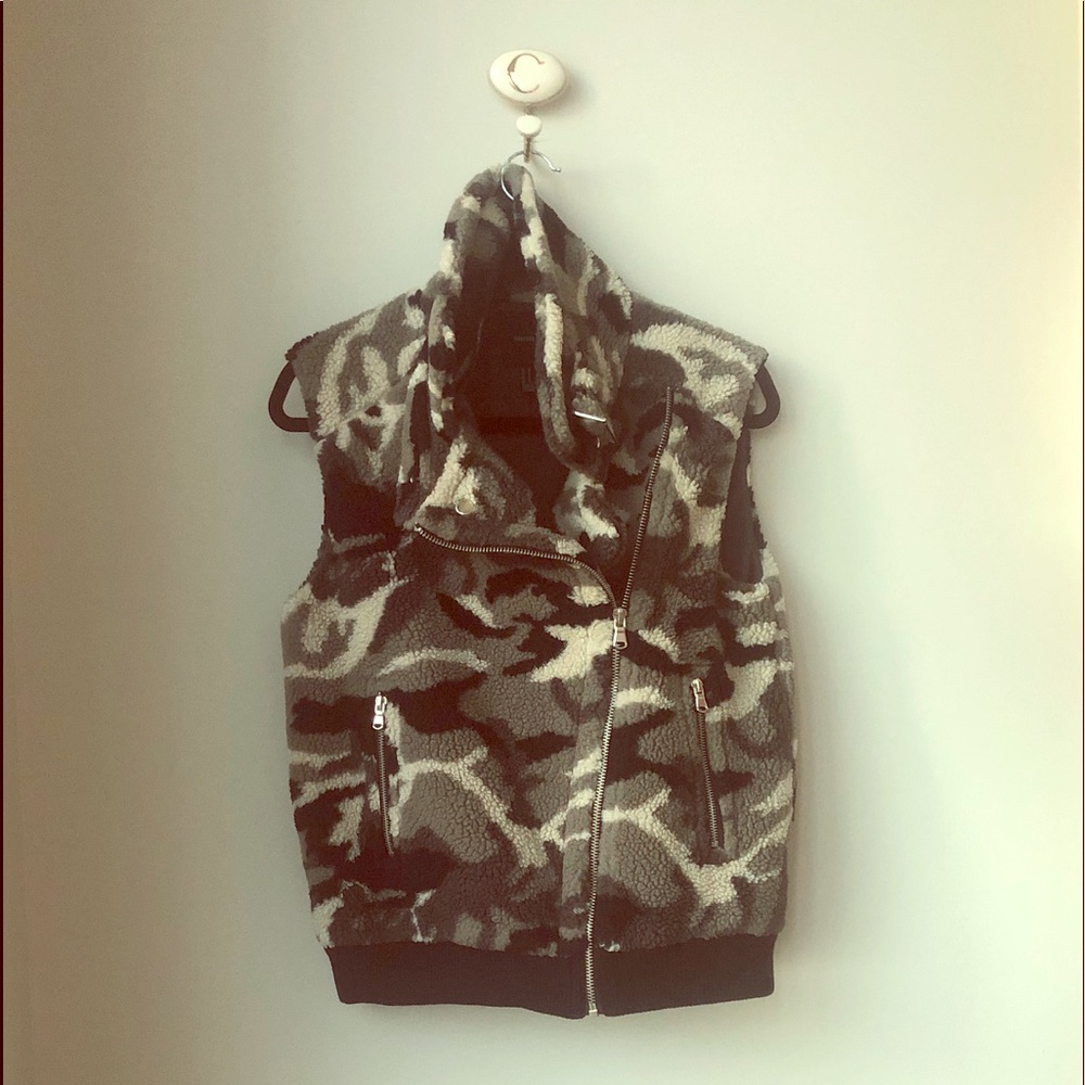 F21 Camo funky vest